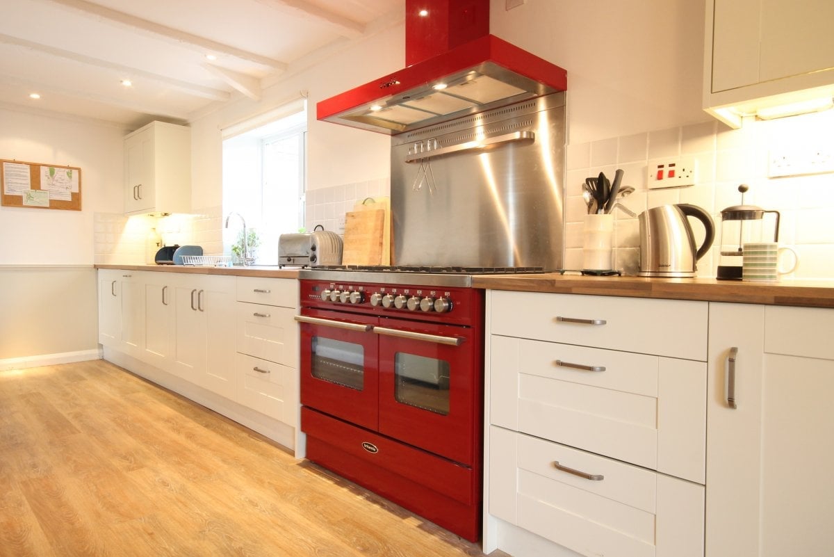 Barton House farmhouse kitchen. Group Catering made easy with the big new gas range cooker